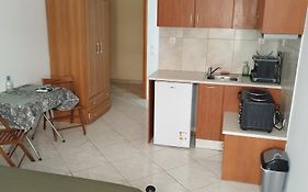 Small Apartment In The Heart Of Piraeus! Notara 43